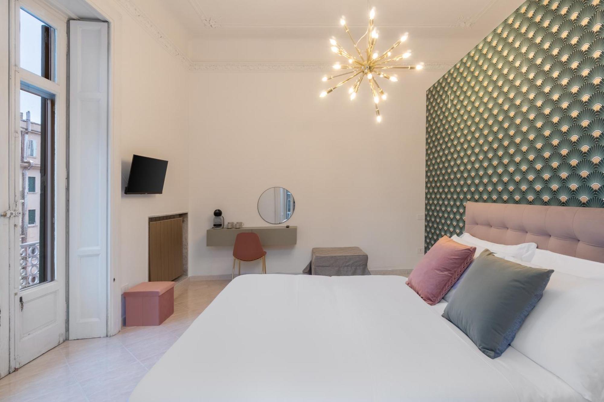 סלרנו Palazzo Galeoni Luxury Suites מראה חיצוני תמונה