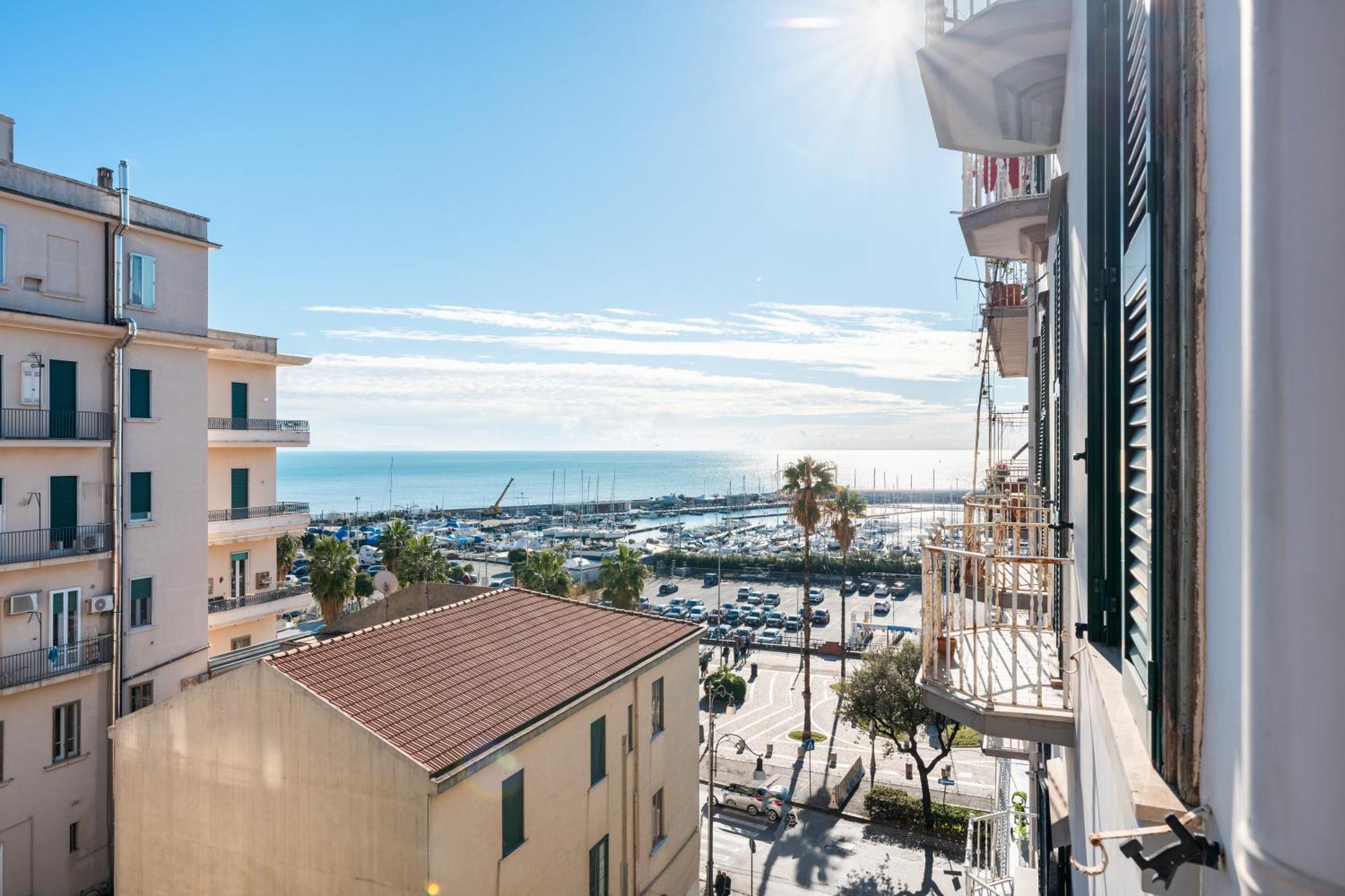 סלרנו Palazzo Galeoni Luxury Suites מראה חיצוני תמונה